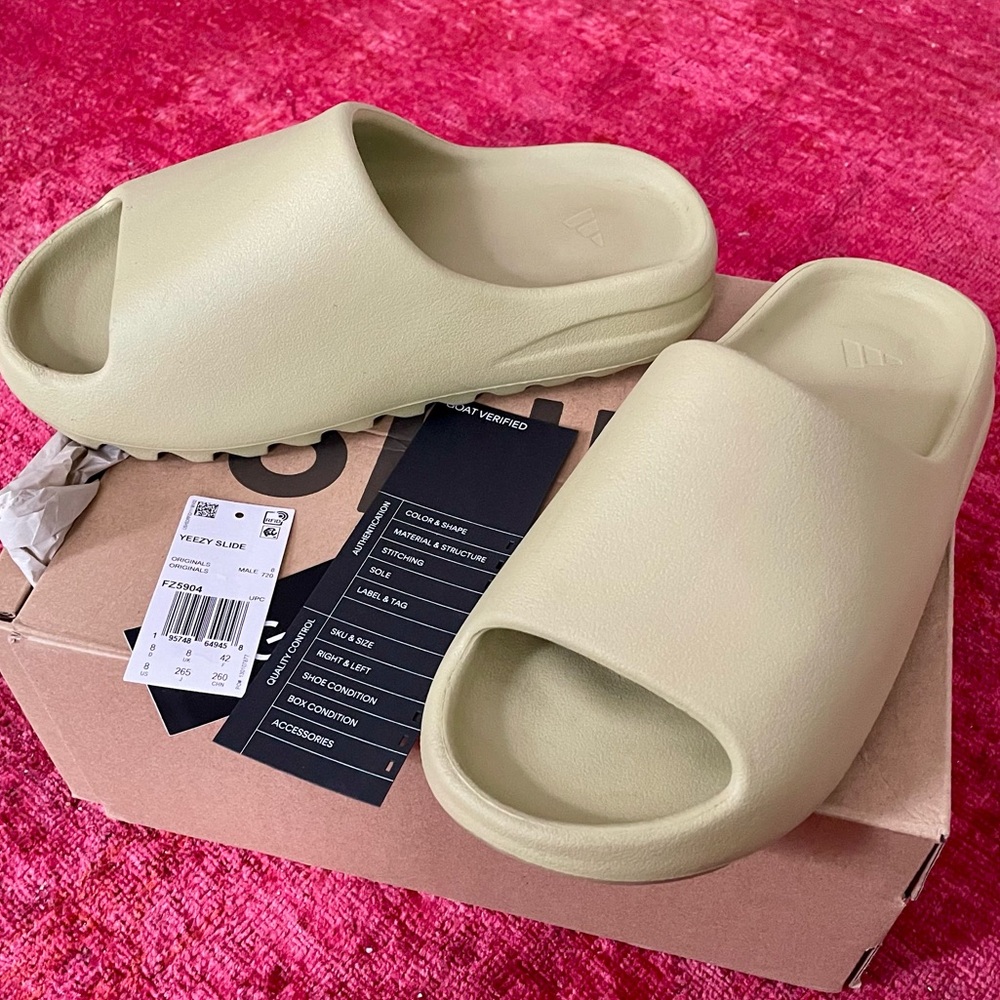 EUC sz 7 adidas YZY Yeezy Slides Resin